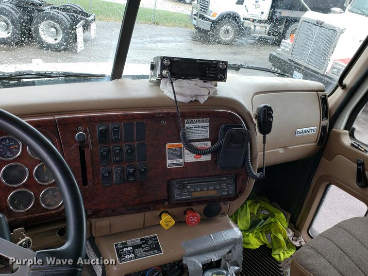 image for item EF9827 2007 Mack CV713 dump truck