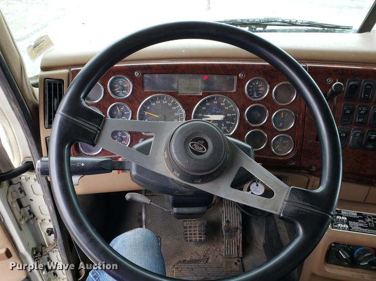 image for item EF9827 2007 Mack CV713 dump truck