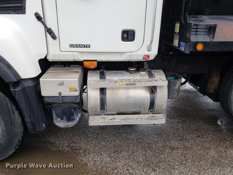 image for item EF9827 2007 Mack CV713 dump truck