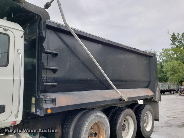 image for item EF9827 2007 Mack CV713 dump truck