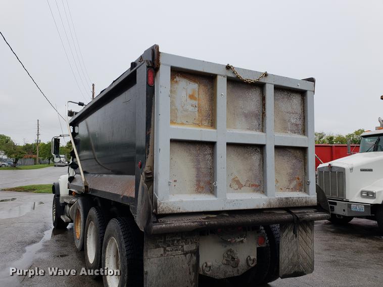 image for item EF9827 2007 Mack CV713 dump truck