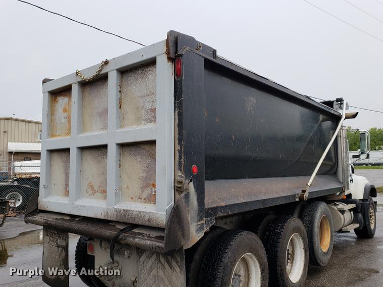 image for item EF9827 2007 Mack CV713 dump truck
