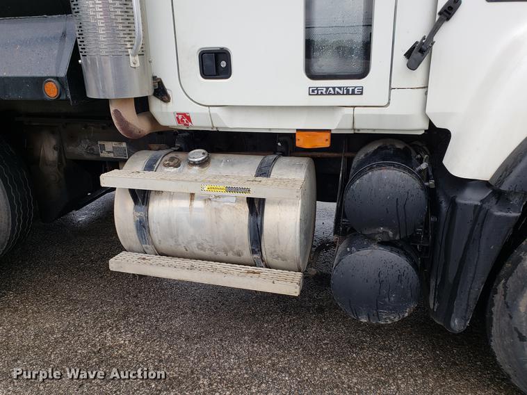 image for item EF9827 2007 Mack CV713 dump truck