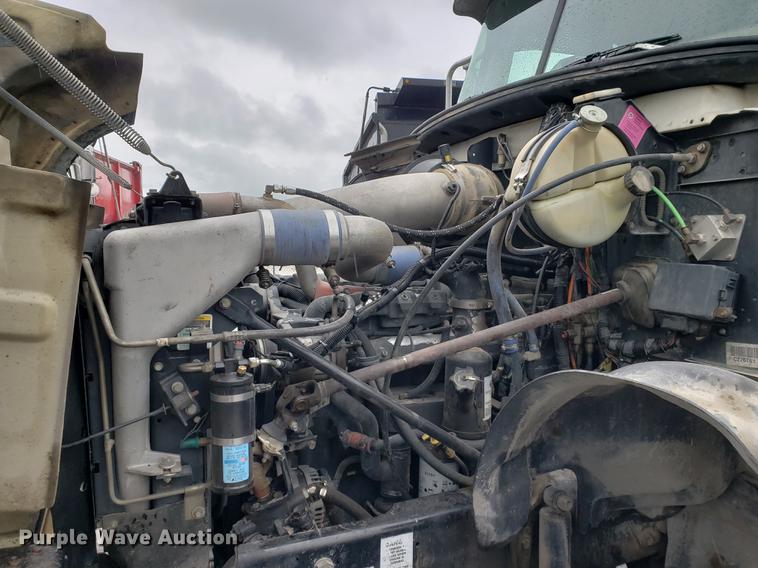 image for item EF9827 2007 Mack CV713 dump truck