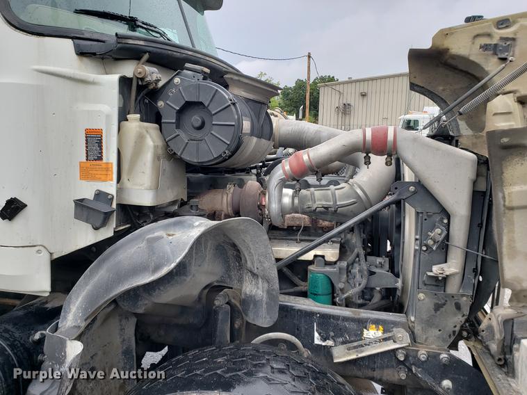 image for item EF9827 2007 Mack CV713 dump truck