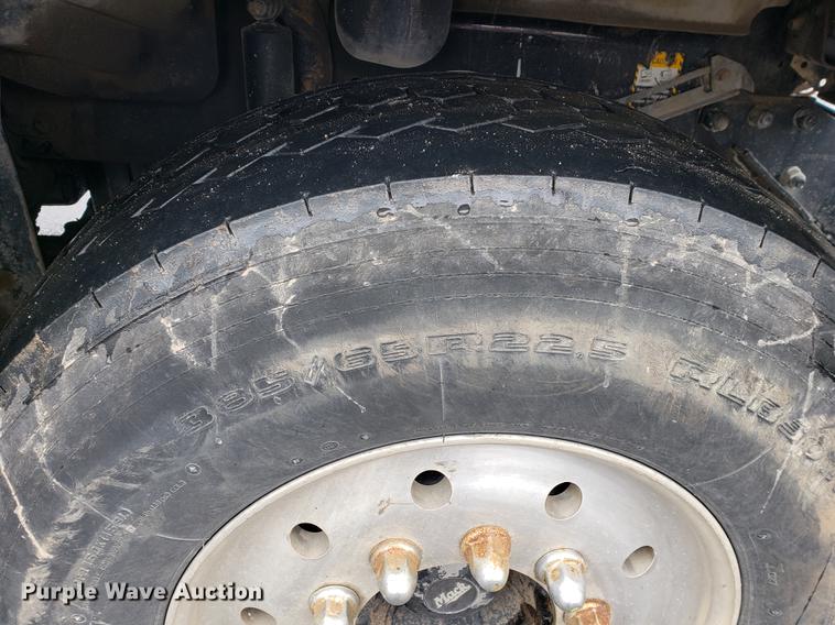 image for item EF9827 2007 Mack CV713 dump truck