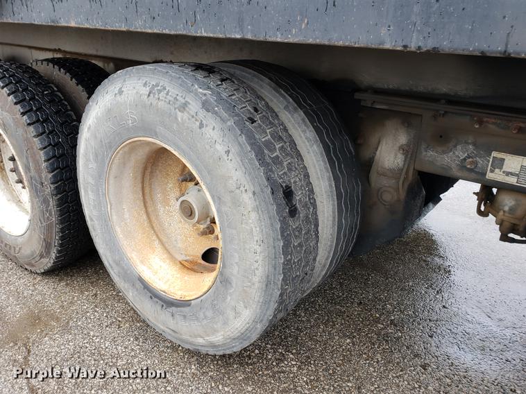 image for item EF9827 2007 Mack CV713 dump truck