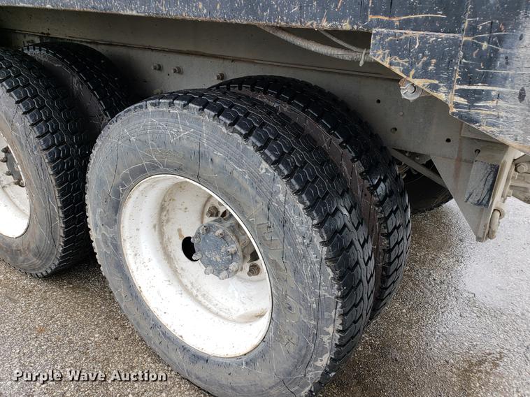 image for item EF9827 2007 Mack CV713 dump truck