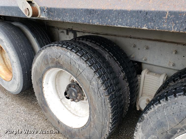 image for item EF9827 2007 Mack CV713 dump truck