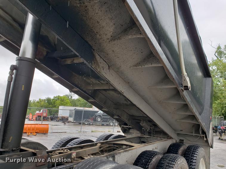 image for item EF9827 2007 Mack CV713 dump truck