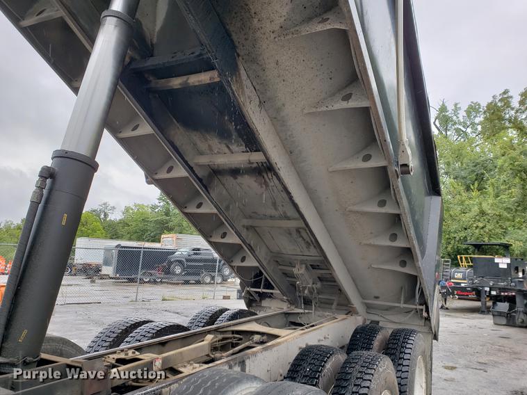 image for item EF9827 2007 Mack CV713 dump truck