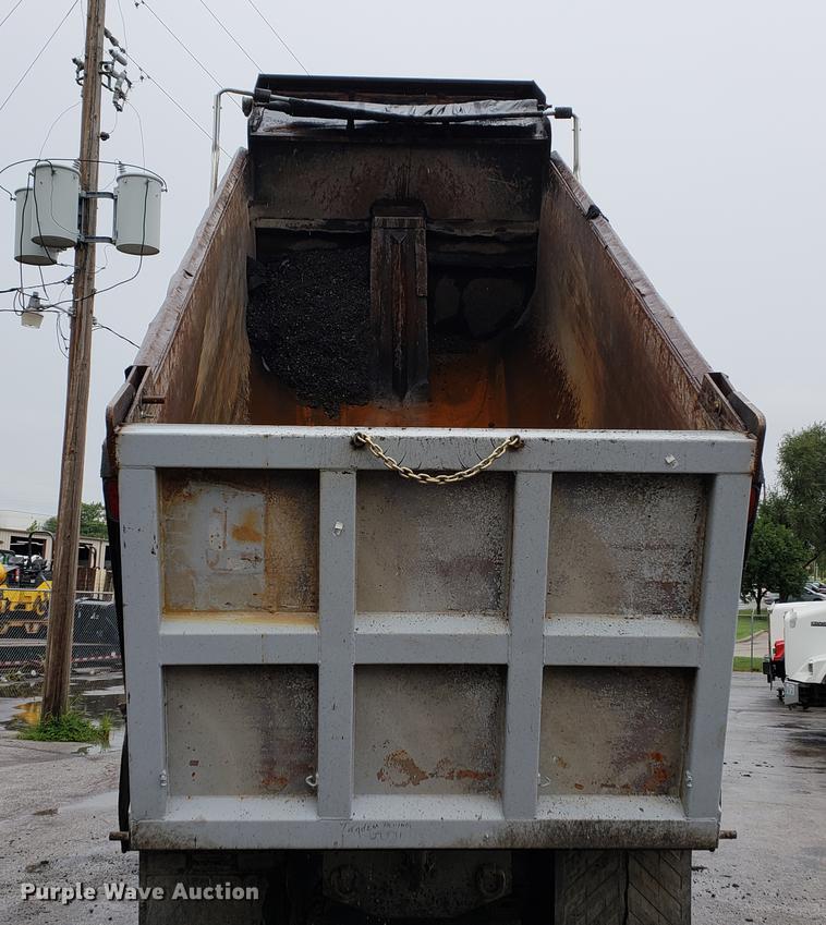 image for item EF9827 2007 Mack CV713 dump truck