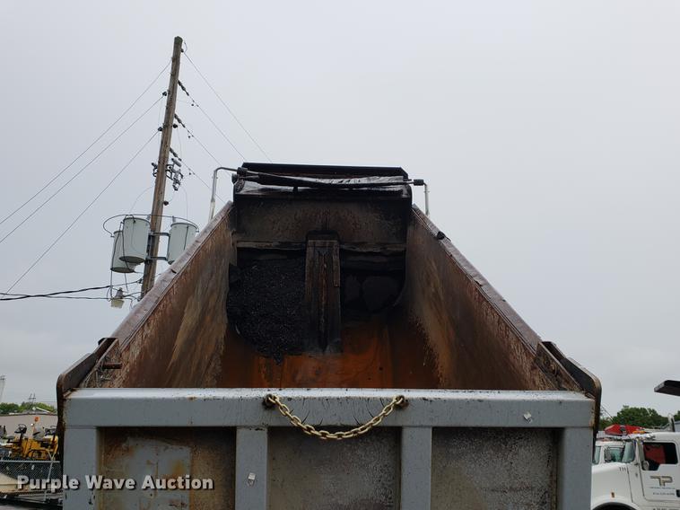 image for item EF9827 2007 Mack CV713 dump truck