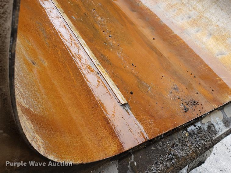 image for item EF9827 2007 Mack CV713 dump truck