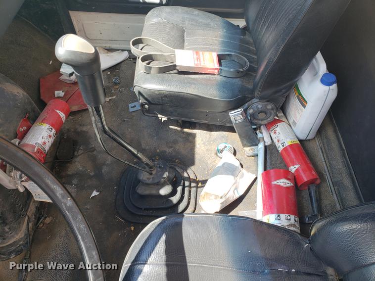 image for item EF9846 1993 Ford F700 crane truck