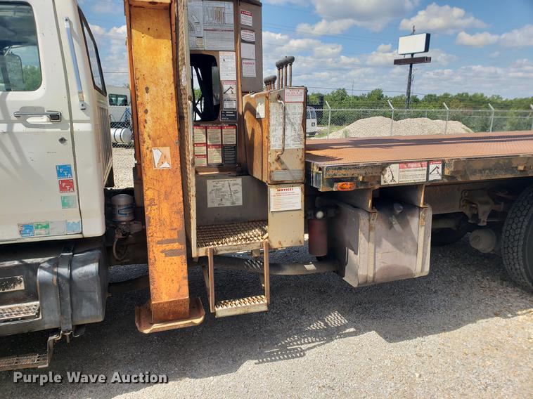 image for item EF9846 1993 Ford F700 crane truck