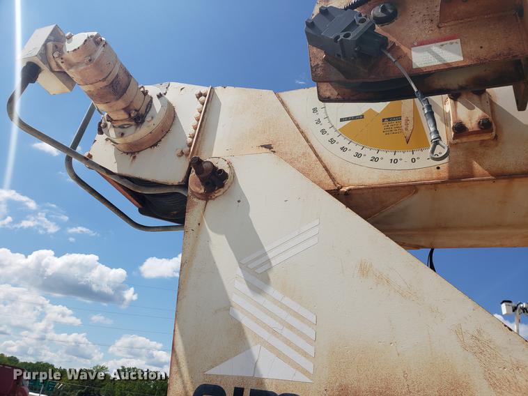 image for item EF9846 1993 Ford F700 crane truck