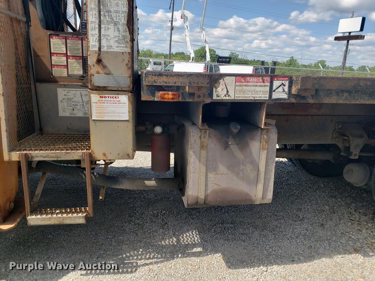 image for item EF9846 1993 Ford F700 crane truck