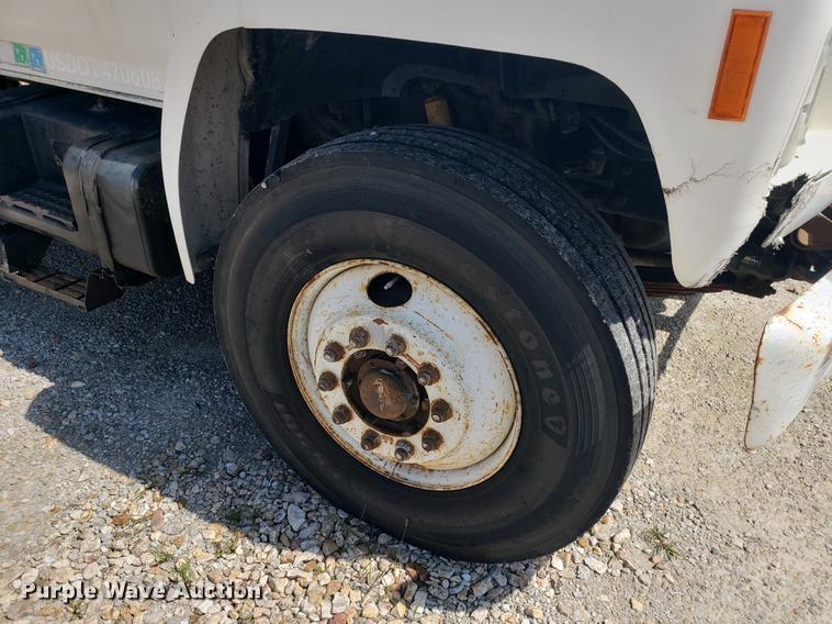 image for item EF9846 1993 Ford F700 crane truck