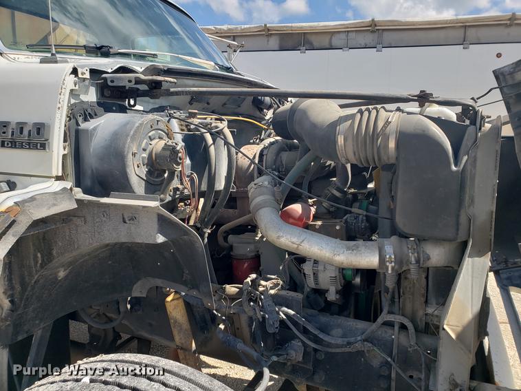 image for item EF9846 1993 Ford F700 crane truck