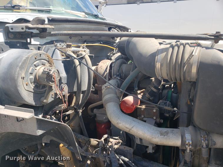 image for item EF9846 1993 Ford F700 crane truck