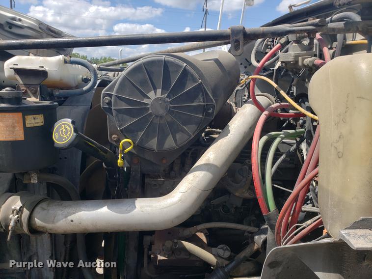 image for item EF9846 1993 Ford F700 crane truck