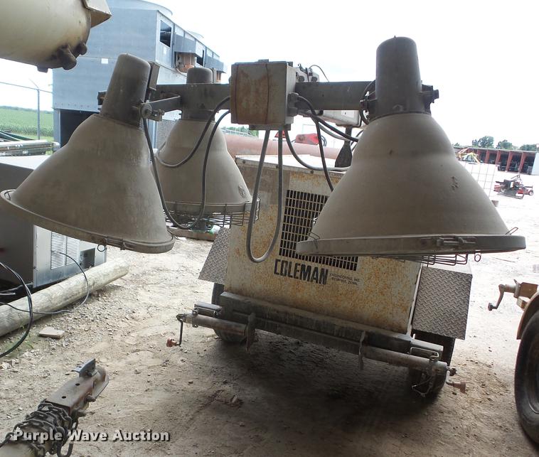 image for item EI9902 Coleman MH4000RDKH light plant