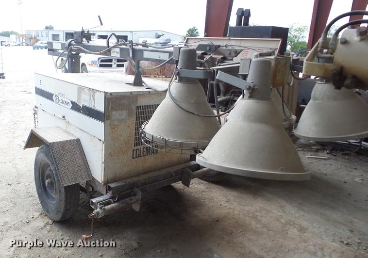 image for item EI9902 Coleman MH4000RDKH light plant