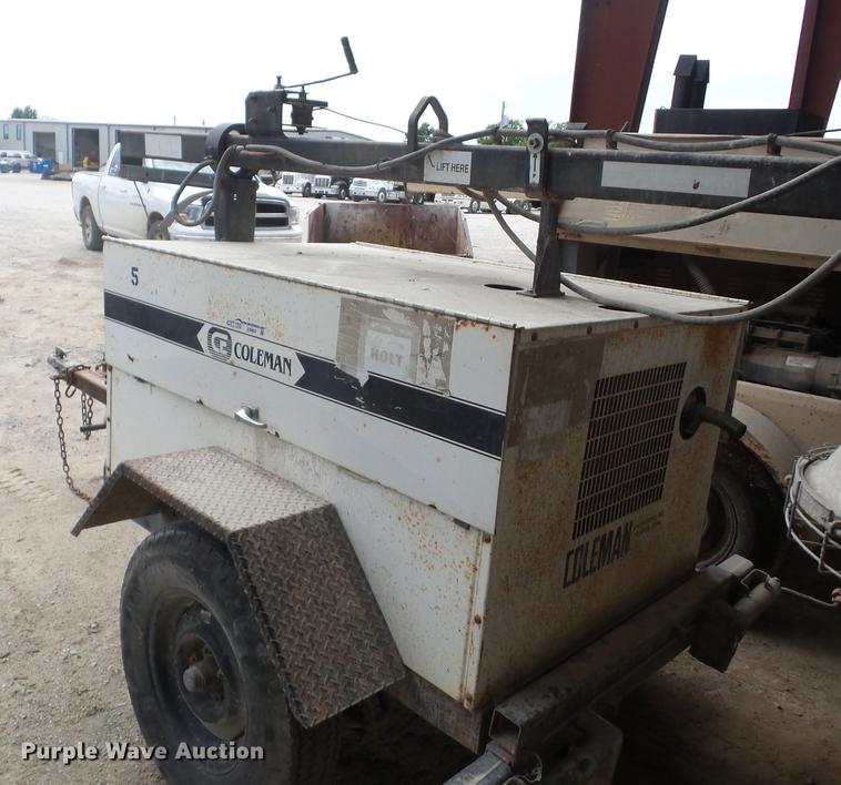 image for item EI9902 Coleman MH4000RDKH light plant