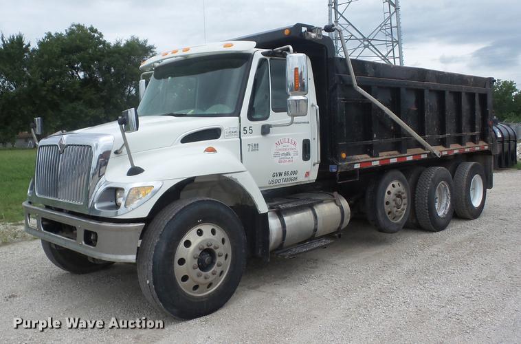 image for item EI9909 2006 International 7500 dump truck