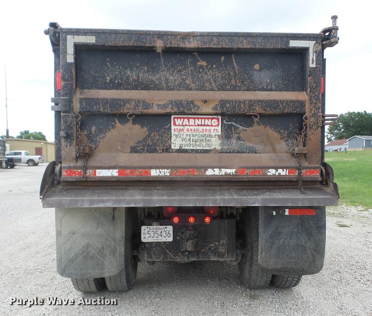 image for item EI9909 2006 International 7500 dump truck