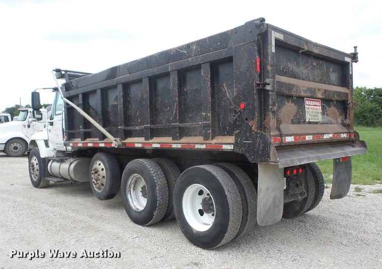 image for item EI9909 2006 International 7500 dump truck