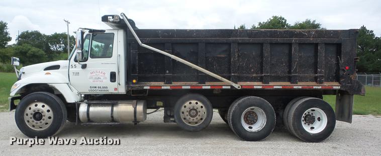 image for item EI9909 2006 International 7500 dump truck