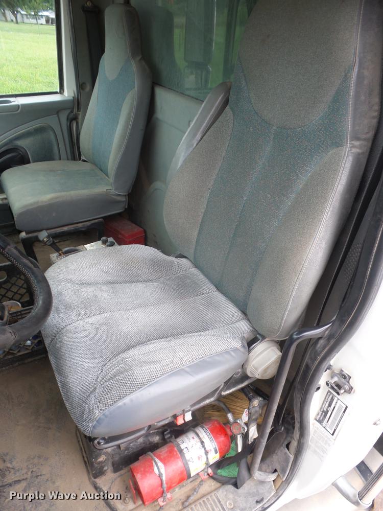 image for item EI9909 2006 International 7500 dump truck