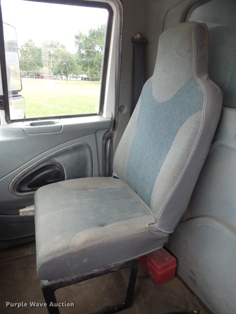 image for item EI9909 2006 International 7500 dump truck