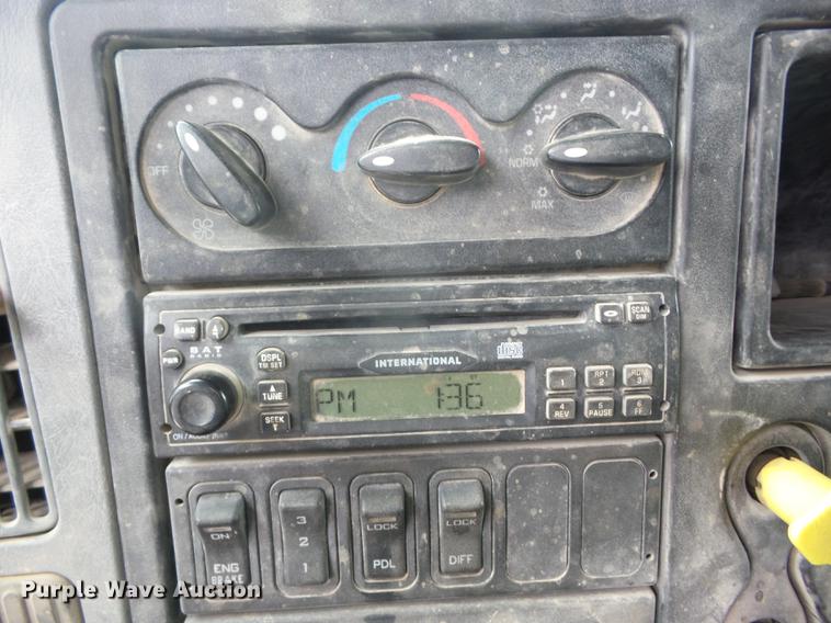 image for item EI9909 2006 International 7500 dump truck