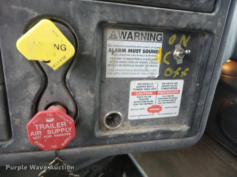 image for item EI9909 2006 International 7500 dump truck