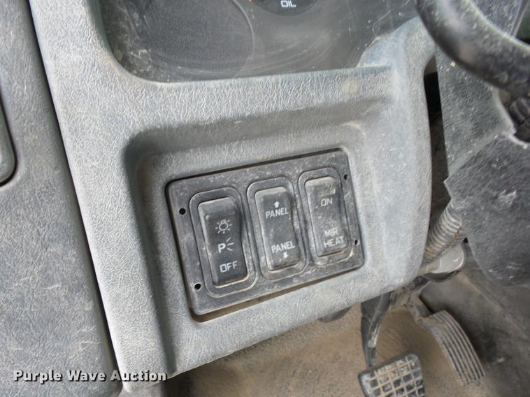 image for item EI9909 2006 International 7500 dump truck