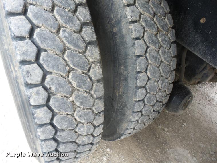 image for item EI9909 2006 International 7500 dump truck