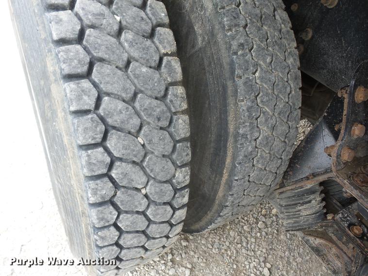 image for item EI9909 2006 International 7500 dump truck