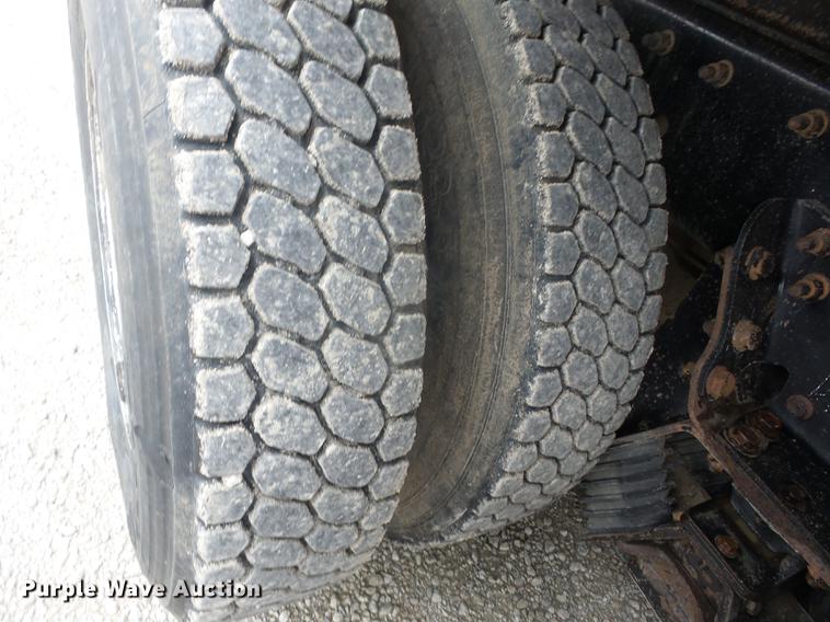 image for item EI9909 2006 International 7500 dump truck