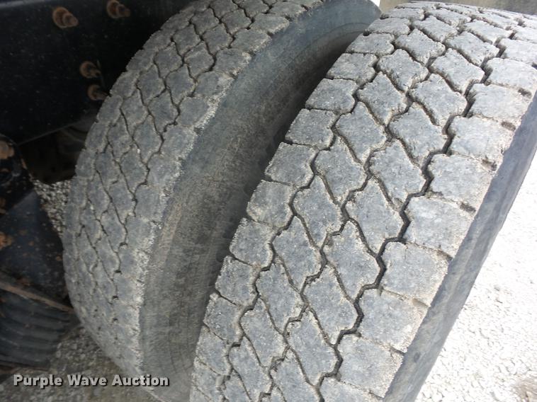 image for item EI9909 2006 International 7500 dump truck