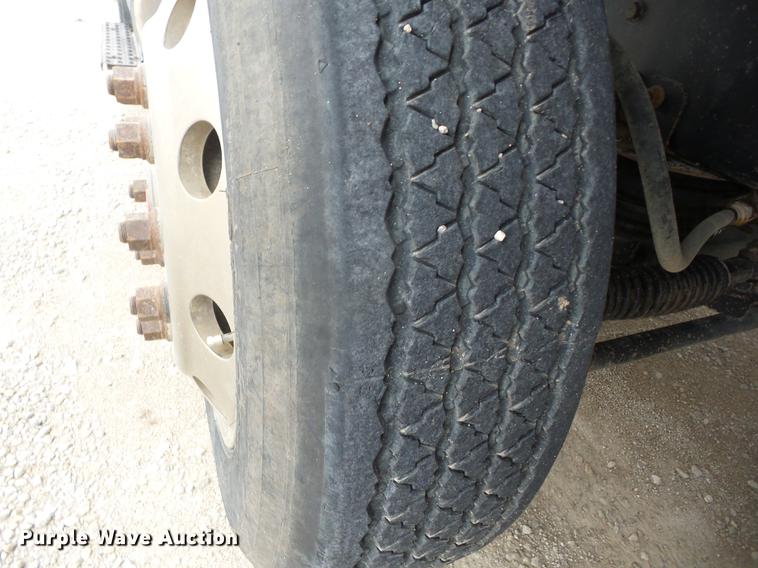 image for item EI9909 2006 International 7500 dump truck