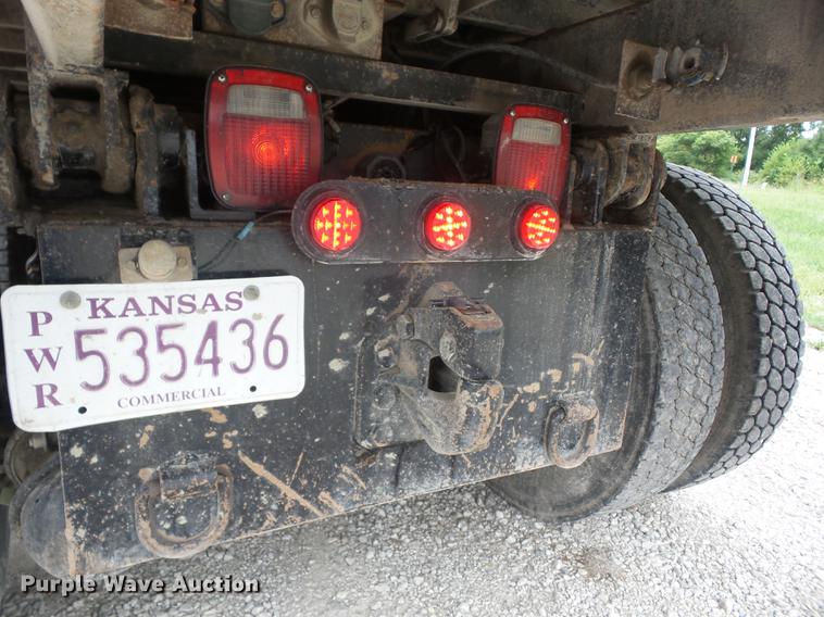 image for item EI9909 2006 International 7500 dump truck