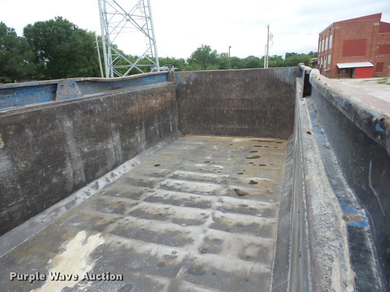 image for item EI9909 2006 International 7500 dump truck