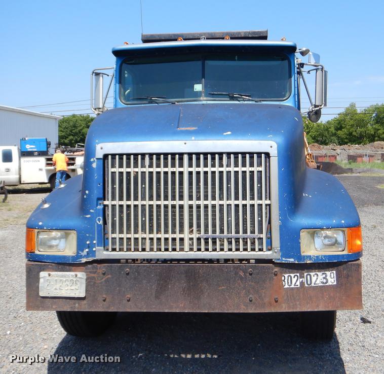 image for item EK9632 1995 International 9400 dump truck