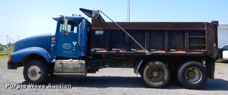 image for item EK9632 1995 International 9400 dump truck