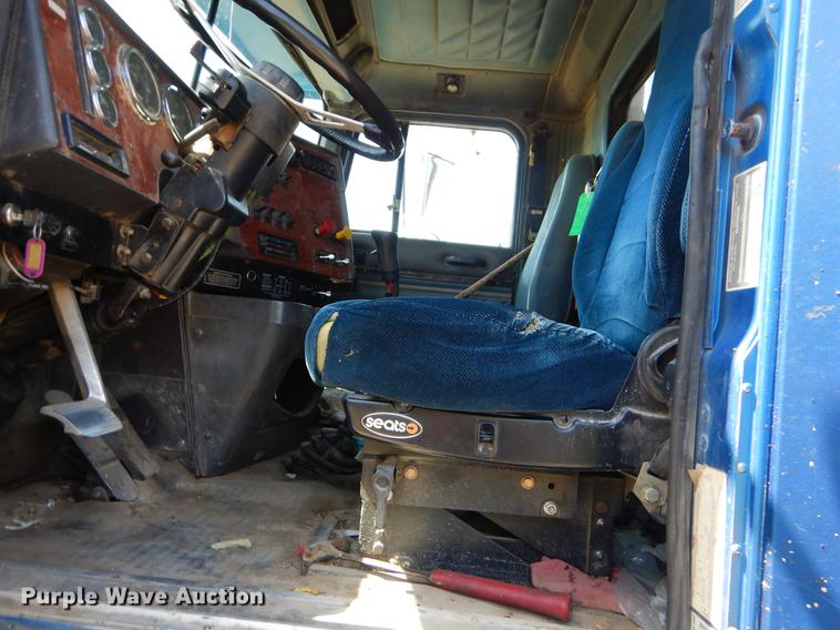 image for item EK9632 1995 International 9400 dump truck