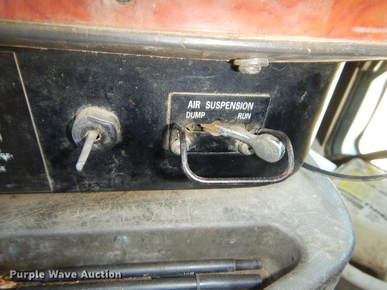 image for item EK9632 1995 International 9400 dump truck