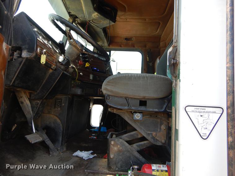 image for item EK9633 1989 Freightliner FLD dump truck